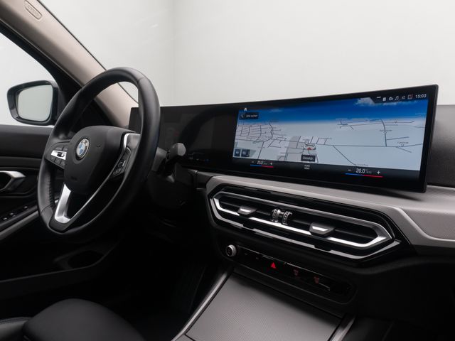 BMW 330, 2022 — 37