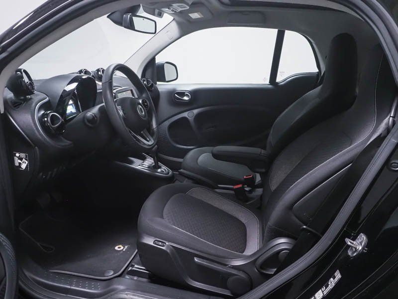 Fahrzeugabbildung Smart smart EQ fortwo Exclusive*Pano*LED*Kamera*22kW*