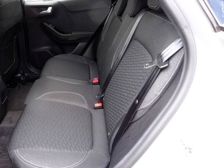 Fahrzeugabbildung Ford PUMA 1,0 EcoBoost Titanium FAP Winterpaket AHK