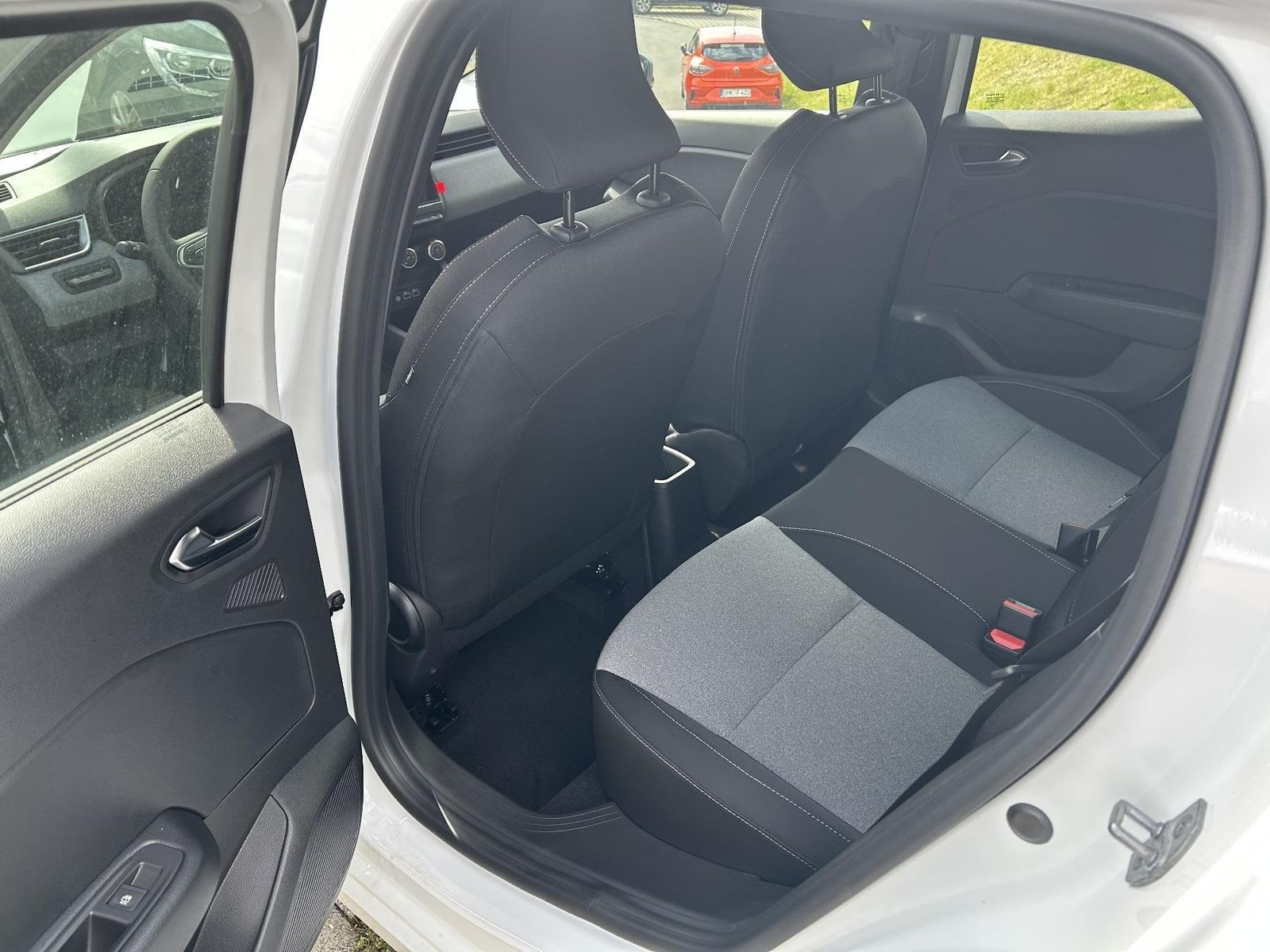 Renault Clio - Bild 7