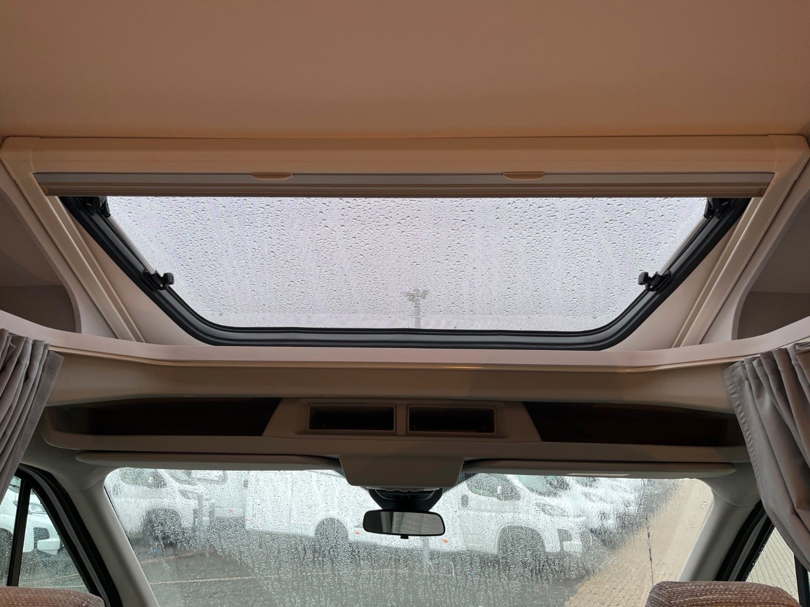 Fahrzeugabbildung Etrusco V 6.6 SF *165PS*Autom.*Complete Selection*Markis