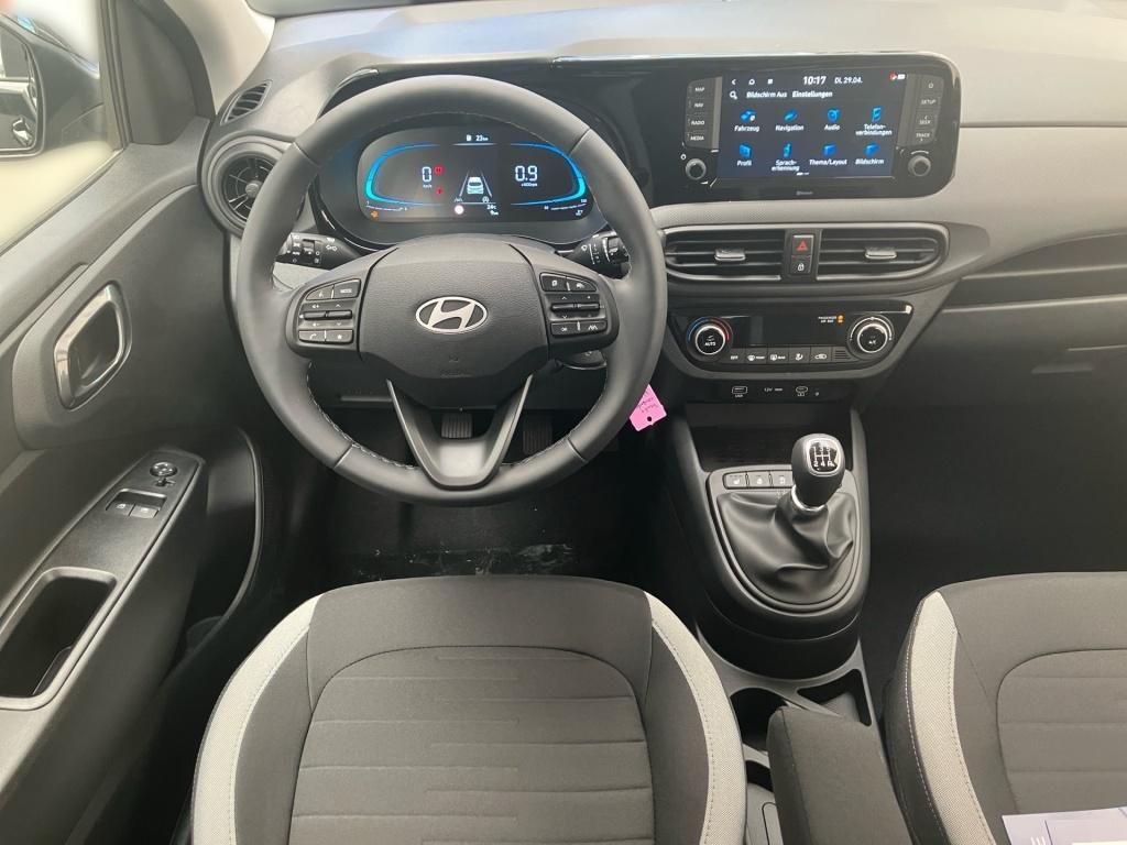 Fahrzeugabbildung Hyundai i10 Navi SHZ KAM PDC SpurH
