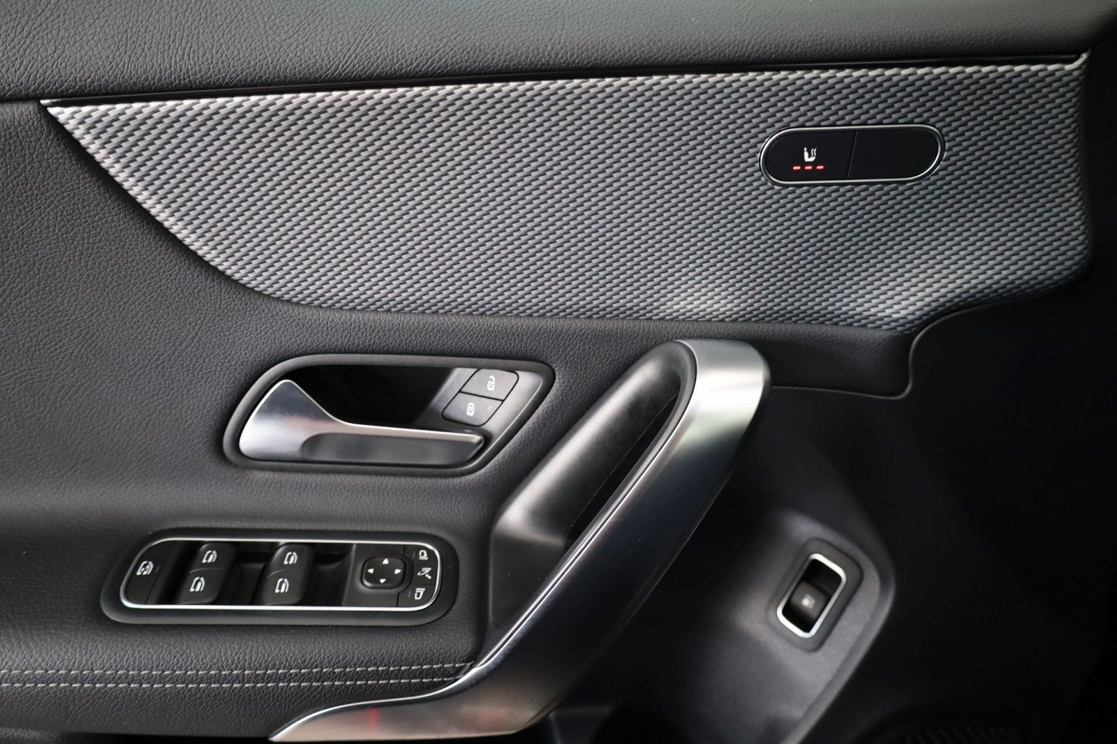 Fahrzeugabbildung Mercedes-Benz A 250 e Progressive,T.Leder,Navi,LED,SH, SR+WR