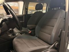 VW Touran 2.0TDI DSG R-Line NAVI Klimaautom LED