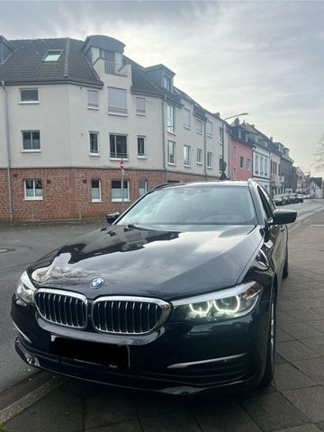 BMW 520d/AHK/PDC/Pano/360Kamera/8FachBereift