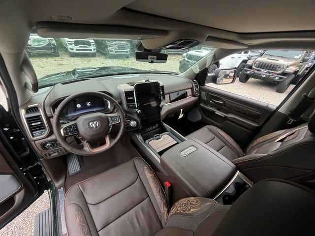 Vehicle photo 13