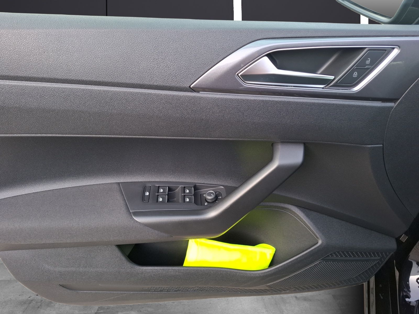 Fahrzeugabbildung Volkswagen Polo TSI Style Matrix Climatronic ACC PDC SH LM