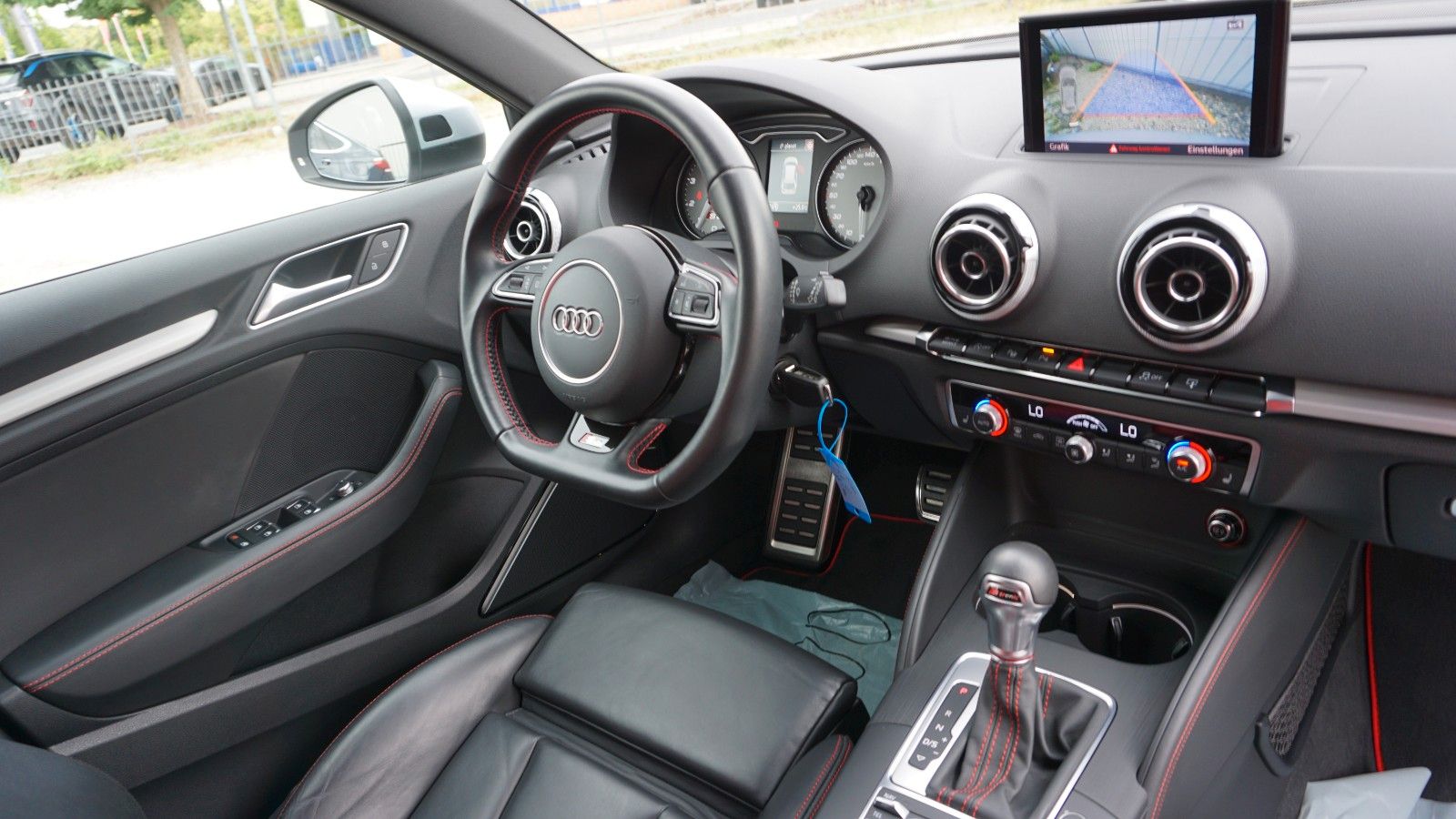 Fahrzeugabbildung Audi S3 Sportback 2.0 TFSI quattro, Leder, Navi, B&O