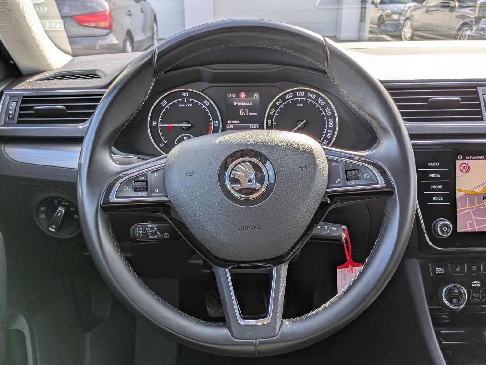 Fahrzeugabbildung SKODA Superb 2.0 TDI Style PANO*AHK*ACC*MEMORY*BIXENON