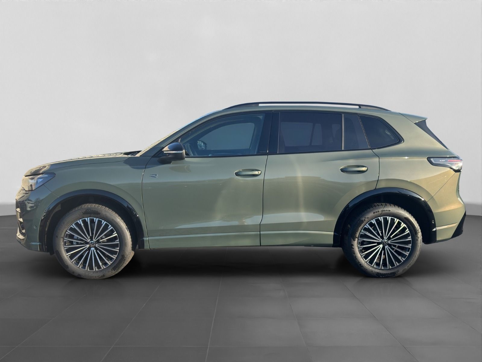 Volkswagen Tiguan R-Line 2.0 TDI DSG 4M Black Style PANO foto 3
