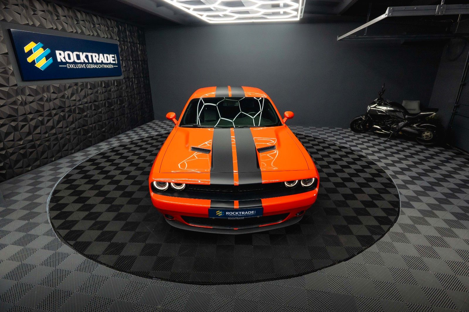 Fahrzeugabbildung Dodge Challenger 3.6 V6 GT SRT Styling *LED*1.Hand*19%