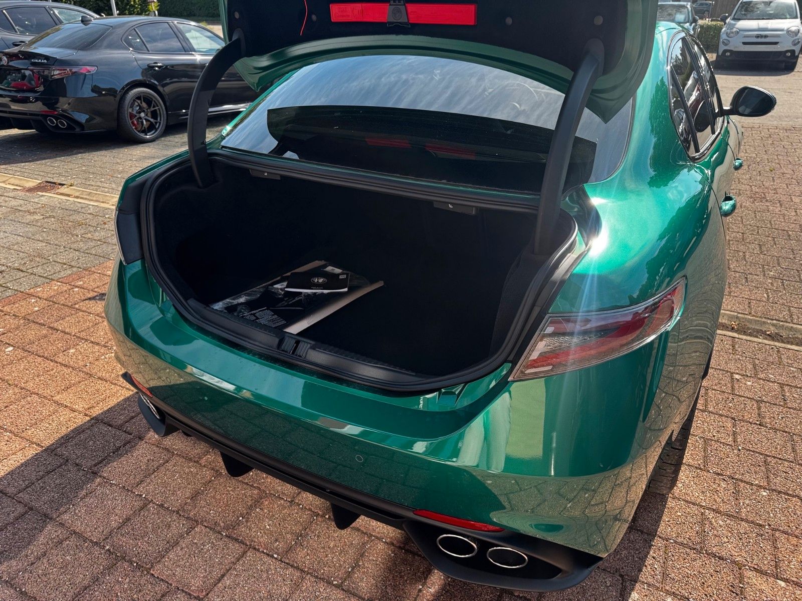 Fahrzeugabbildung Alfa Romeo Giulia Quadrifoglio 520 PS MATRIX NAVI SITZHZG.