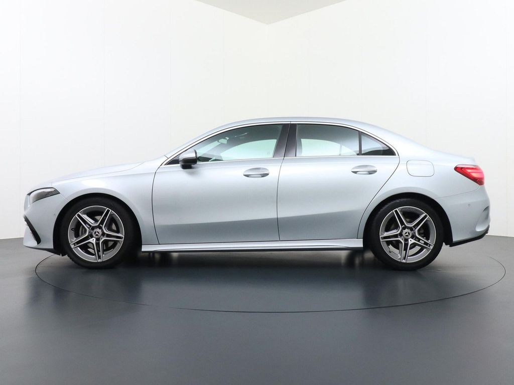 Mercedes-Benz A 180 Star Edition AMG Line