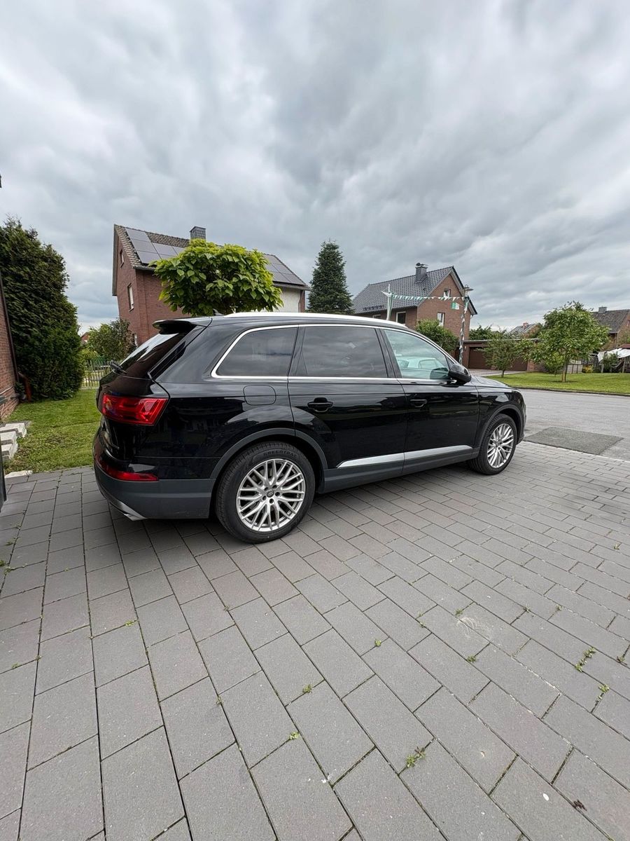 AUDI Audi Q7 3.0 TDI quattro / 7- Sitzer / TÜV ...