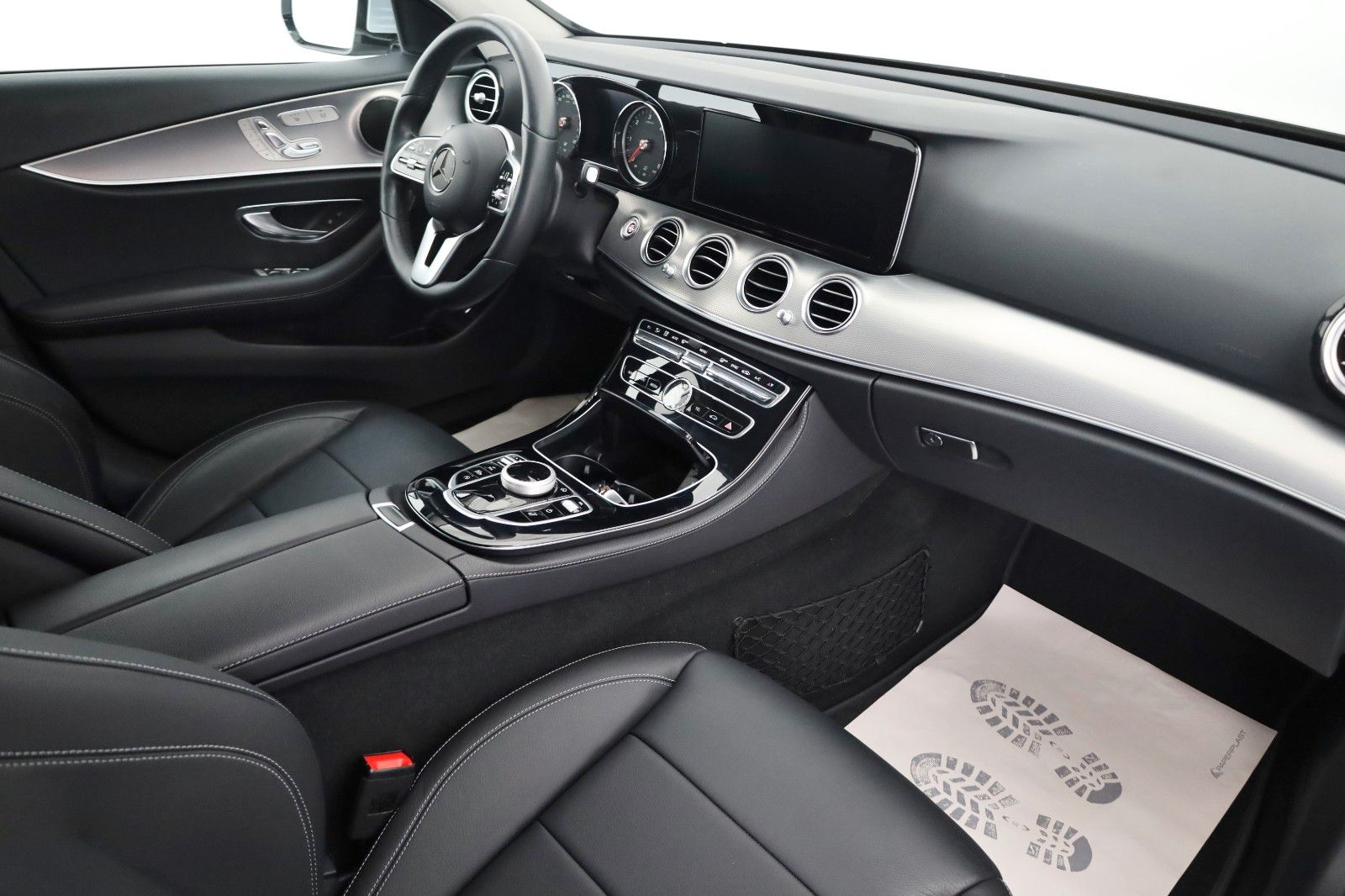 Fahrzeugabbildung Mercedes-Benz E 220d, Avantgarde, Leder,Navi,LED,SH,Kamera,AHK