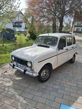 Renault R 4 - Renault R 4 mit Benzin-Antrieb: Kleinwagen