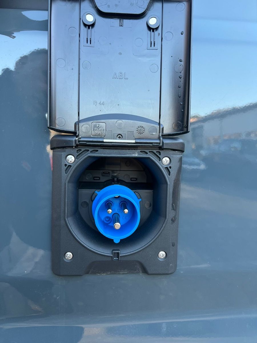 Fahrzeugabbildung MegaMobil Revolution 640 Automatik Voll Induktion Lithium