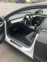 Tesla Model 3 Allradantrieb mit Dualmotor Performa... - Tesla Model 3 in Bochum