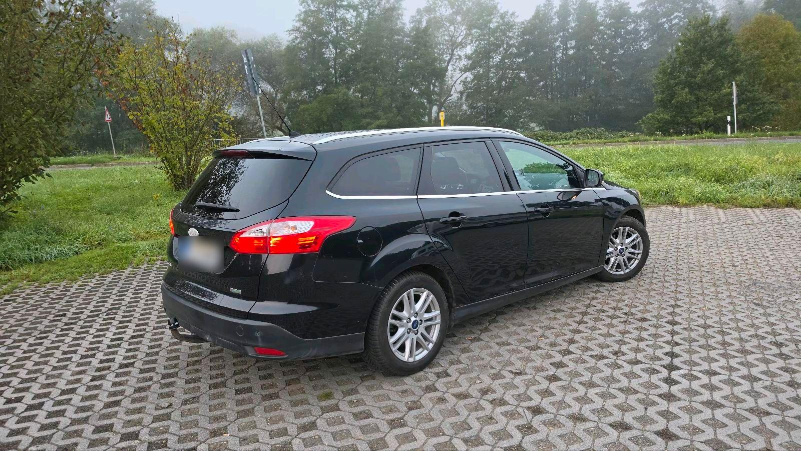 Ford Focus 2014 — interior