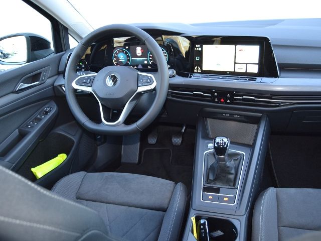 Golf VIII 1.5 Style AHK/LED/NAVI+RFK/17-ZOLL/BUS