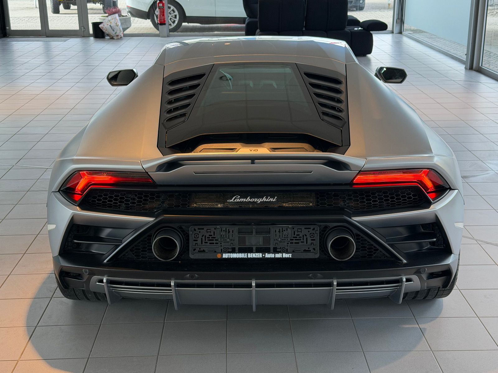 Fahrzeugabbildung Lamborghini Huracán EVO V10 /LIFT/SENSONUM/KAMERA/ACC