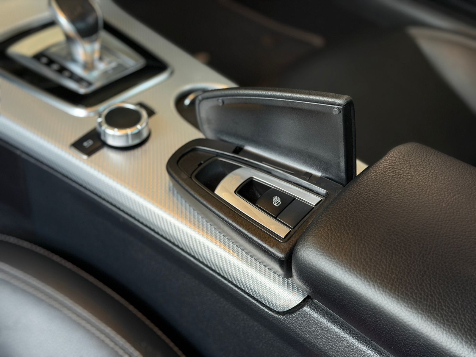 Fahrzeugabbildung Mercedes-Benz SLC 200 LED NAVI ALU