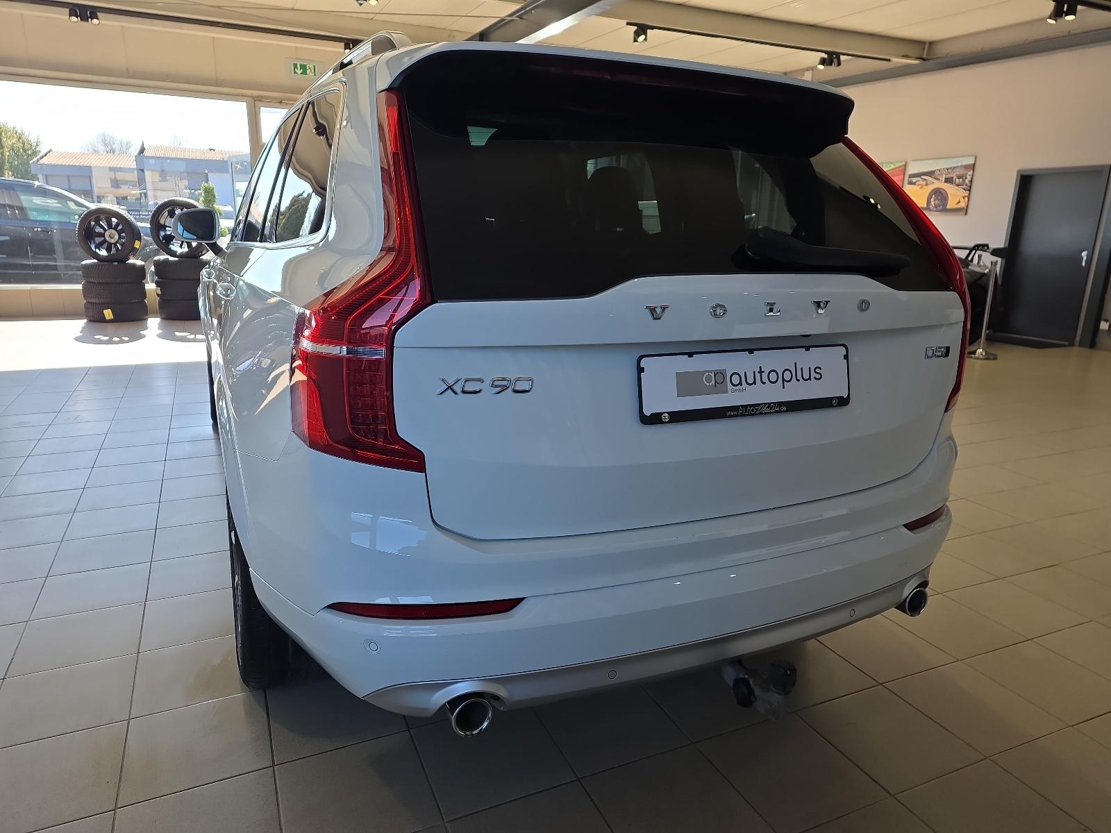 Volvo XC90 D5 Momentum AWD AHK Pano FourC 360° WinterP