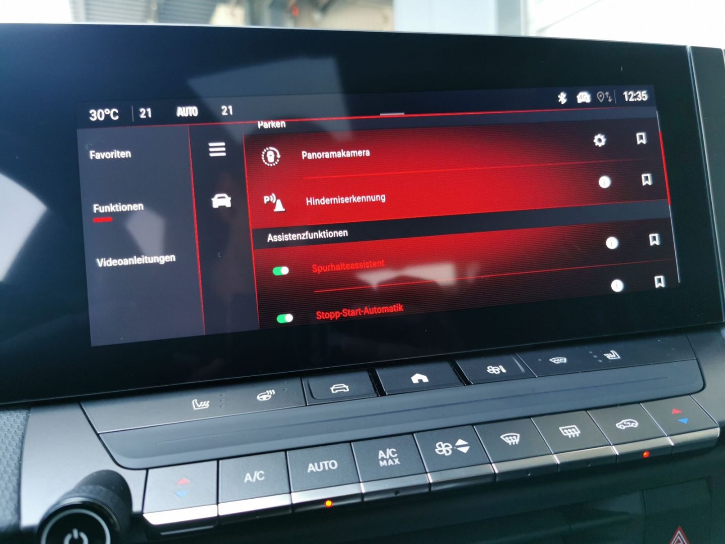 Fahrzeugabbildung Opel Astra GS Line HUD Panorama Navi digitales Cockpi