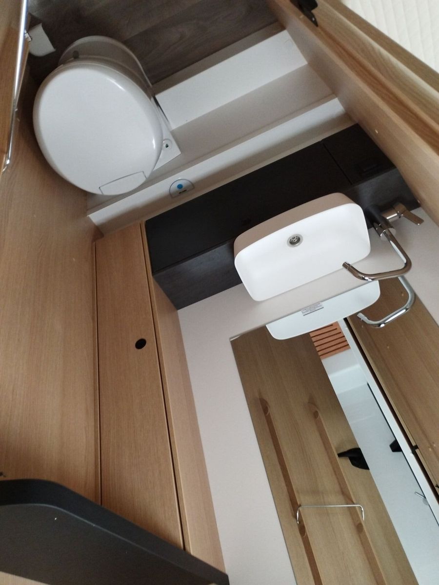 Fahrzeugabbildung Sunlight Adventure T 68C Automatik, Dörr Edition, TV