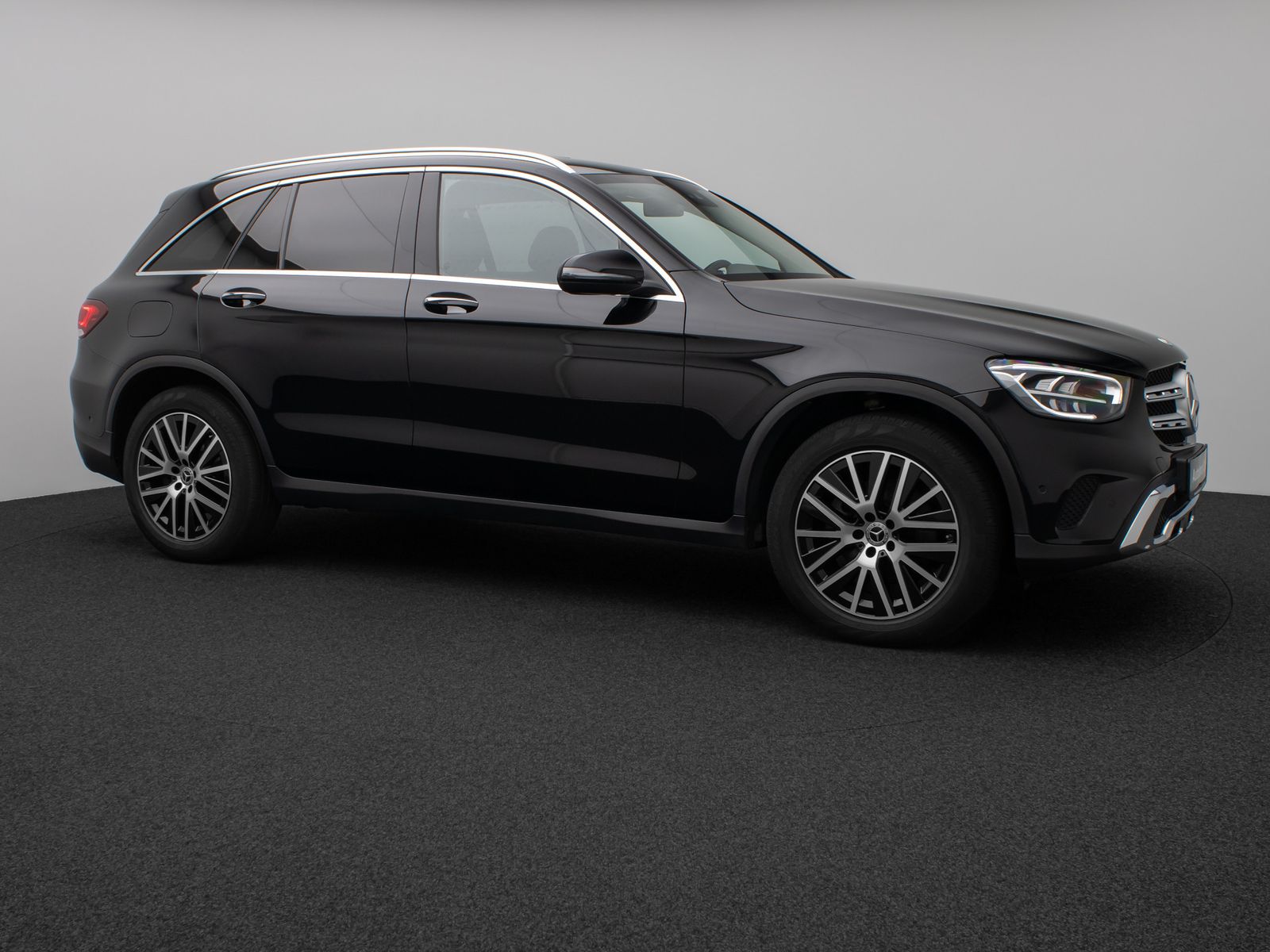 Fahrzeugabbildung Mercedes-Benz GLC 300 4Matic 9G-TRONIC Standhzg PDC LED AHK