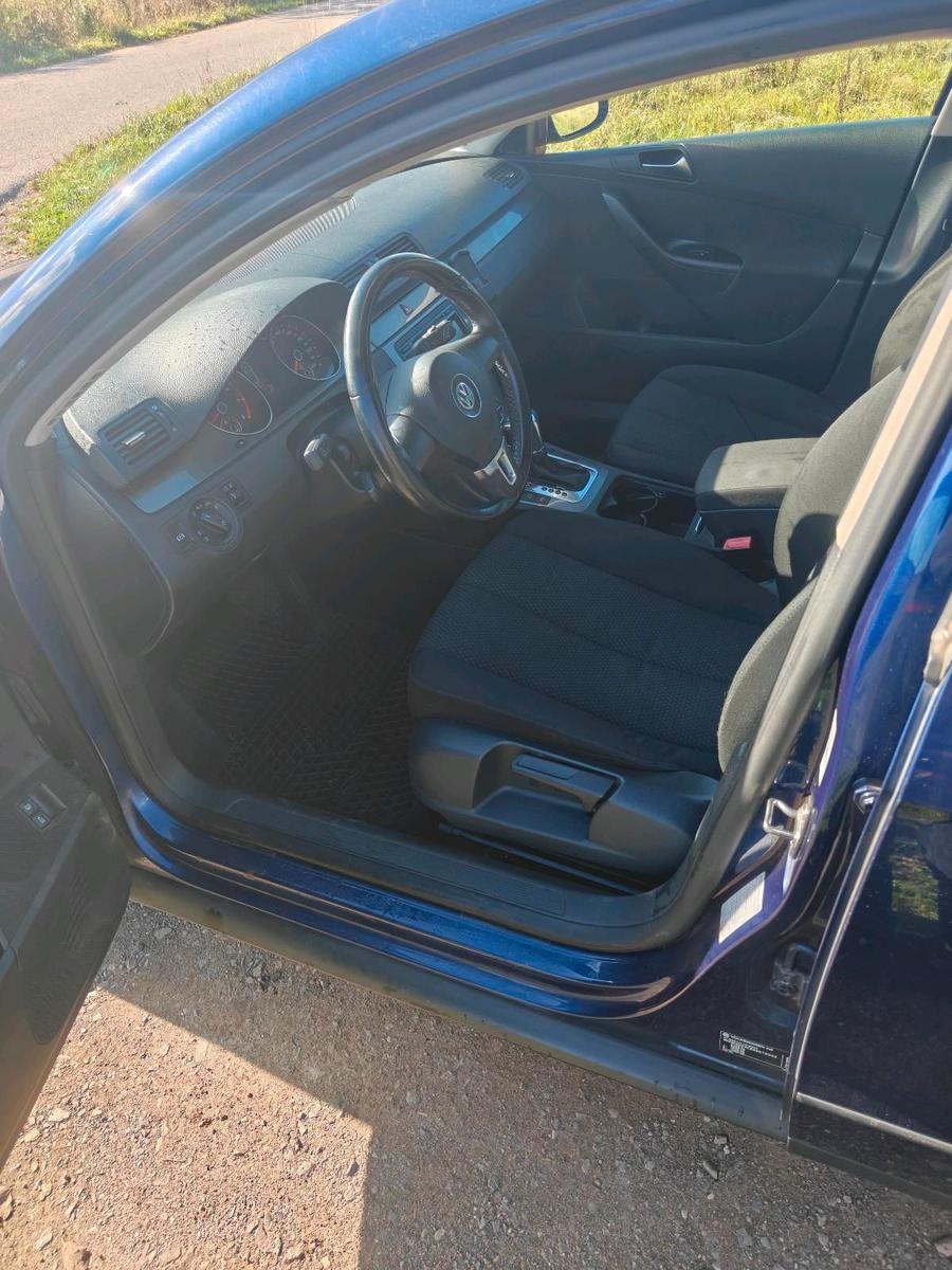 Volkswagen Passat 2009 — photo 6
