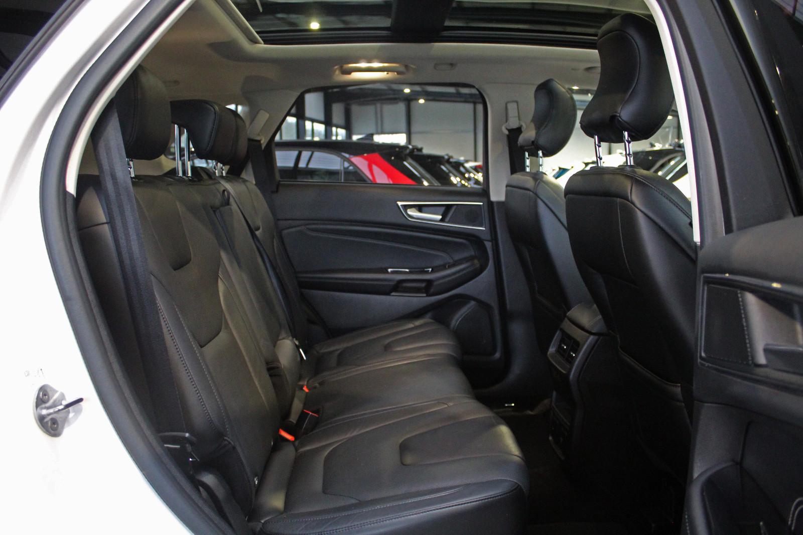 Ford Edge Titanium 4x4(PANO, Business Paket, Leder)