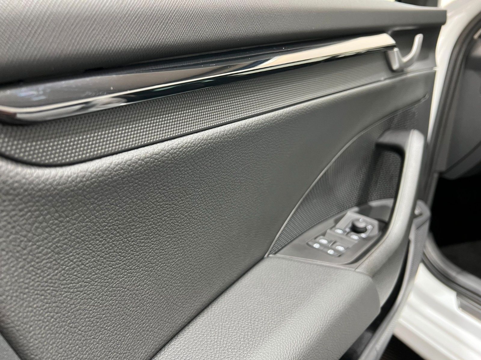 Fahrzeugabbildung SKODA Octavia 2.0 TDI 110kW DSG Selection Combi