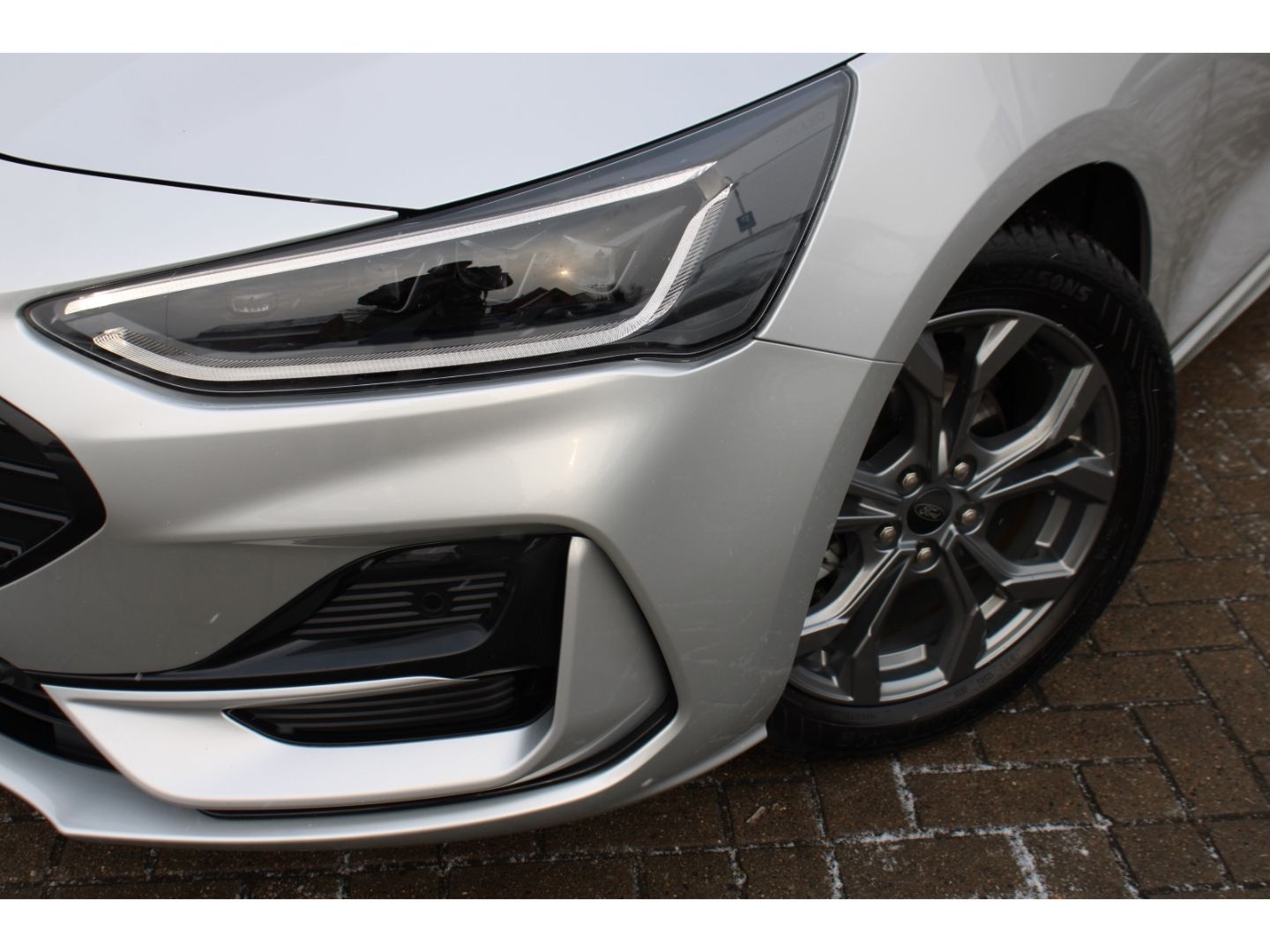 Fahrzeugabbildung Ford Focus Turnier ST-Line ACC LED TWA Navi DAB GJR R