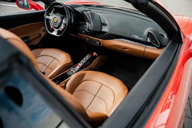 Fahrzeugabbildung Ferrari 488 Spider*Lift*PDC*RFK*Mwst*1.Hand