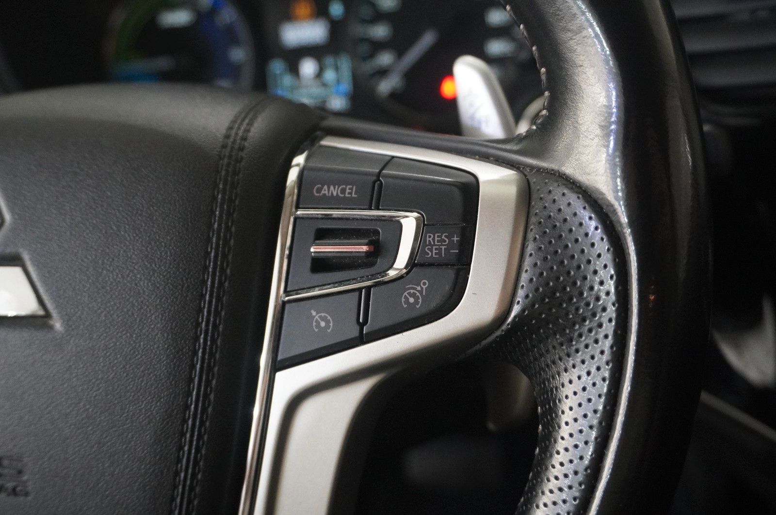 Fahrzeugabbildung Mitsubishi Outlander 2.4 PHEV 4WD NAVI/LED/KAMERA/DAB/AHK