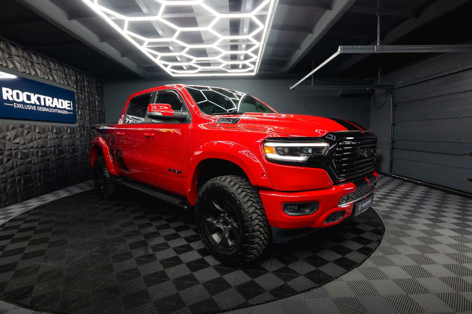 Fahrzeugabbildung Dodge RAM 5.7 V8 HEMI 4x4 Limited OFFROAD AxleLock 19%
