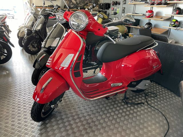 Vespa GTS 125 Super Tageszulassung