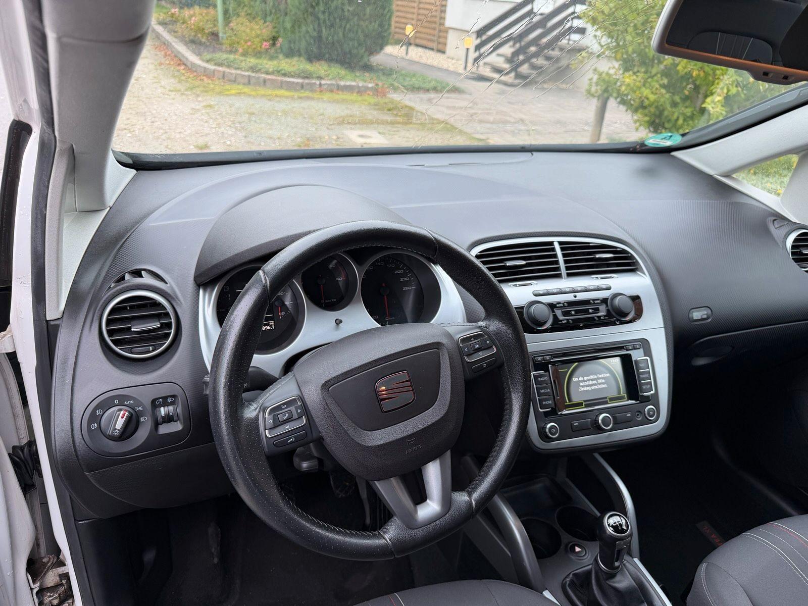 Seat Altea XL 2011 — photo 13