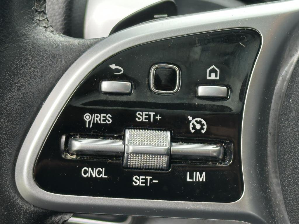 Mercedes-Benz GLB 180