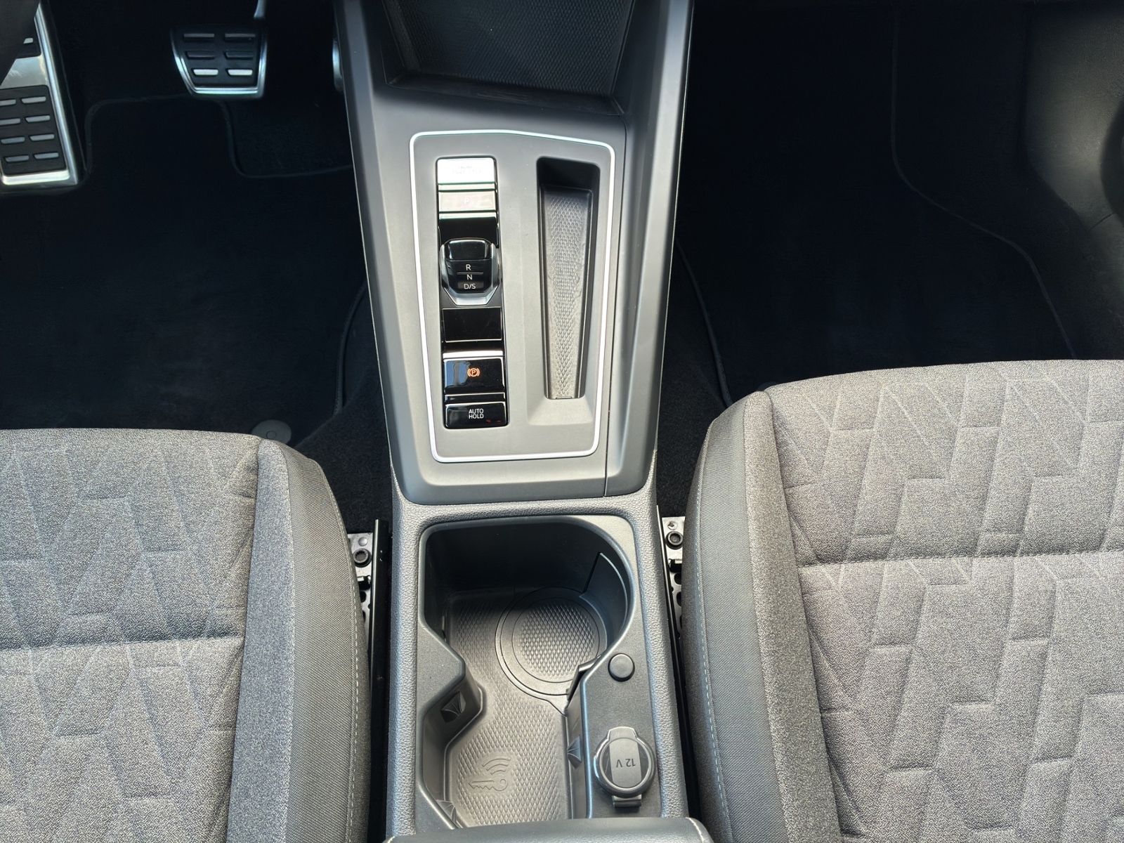 Golf VIII 1.0 eTSI DSG "MOVE" *LED*APP*
