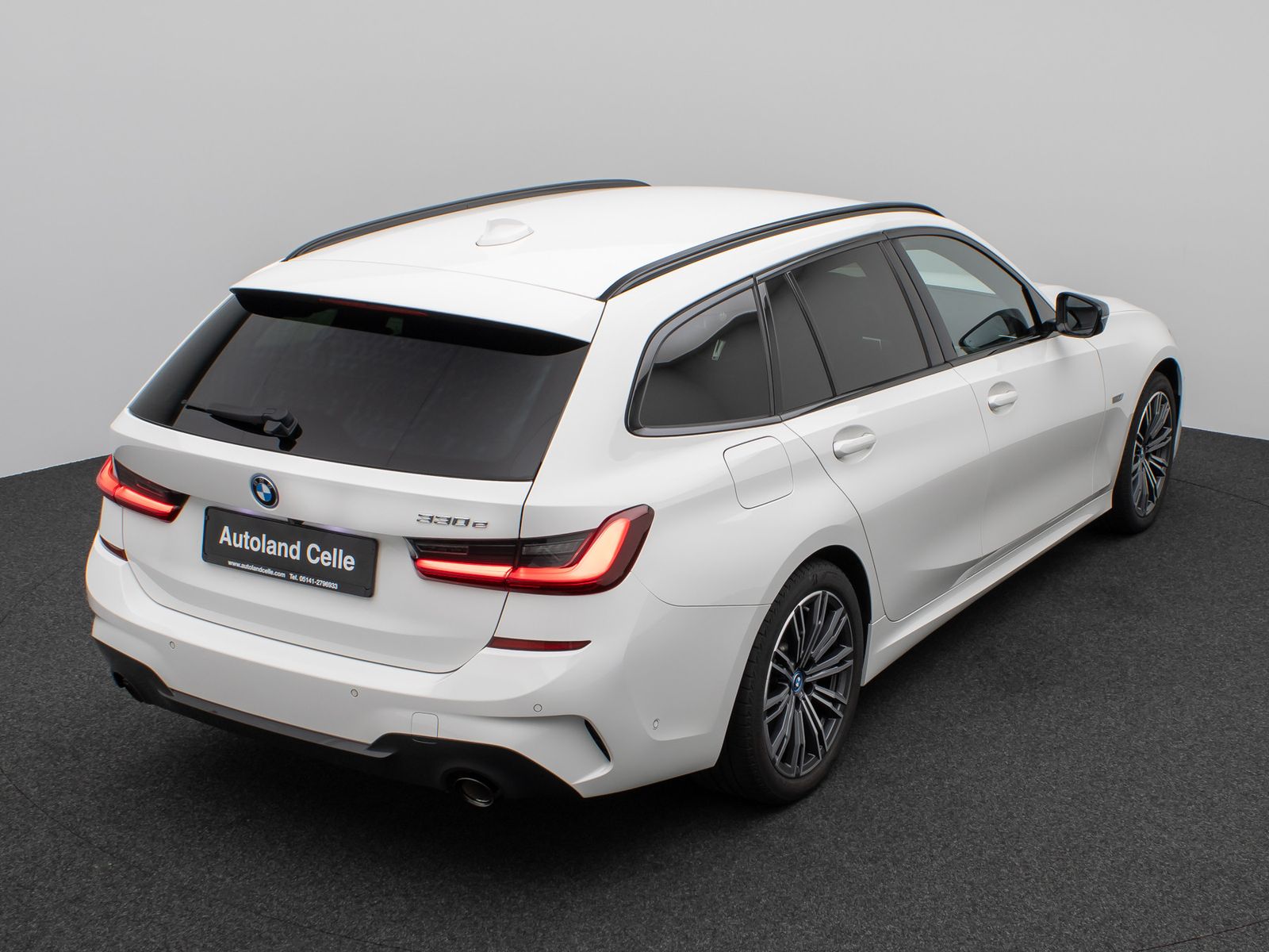 Fahrzeugabbildung BMW 330e M Sport Kamera Laser HUD HiFi AHK Stop&Go