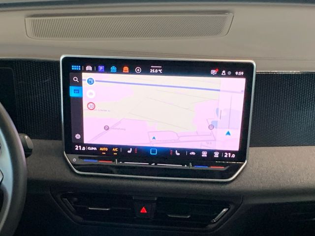 Tiguan 2.0 TDI +LED+KAMERA+AHK+NAVI+DCP+SITZHZG+
