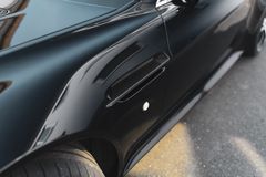 Fahrzeugabbildung Aston Martin V12 Vantage Carbon Black Edition *MwSt / Manual*