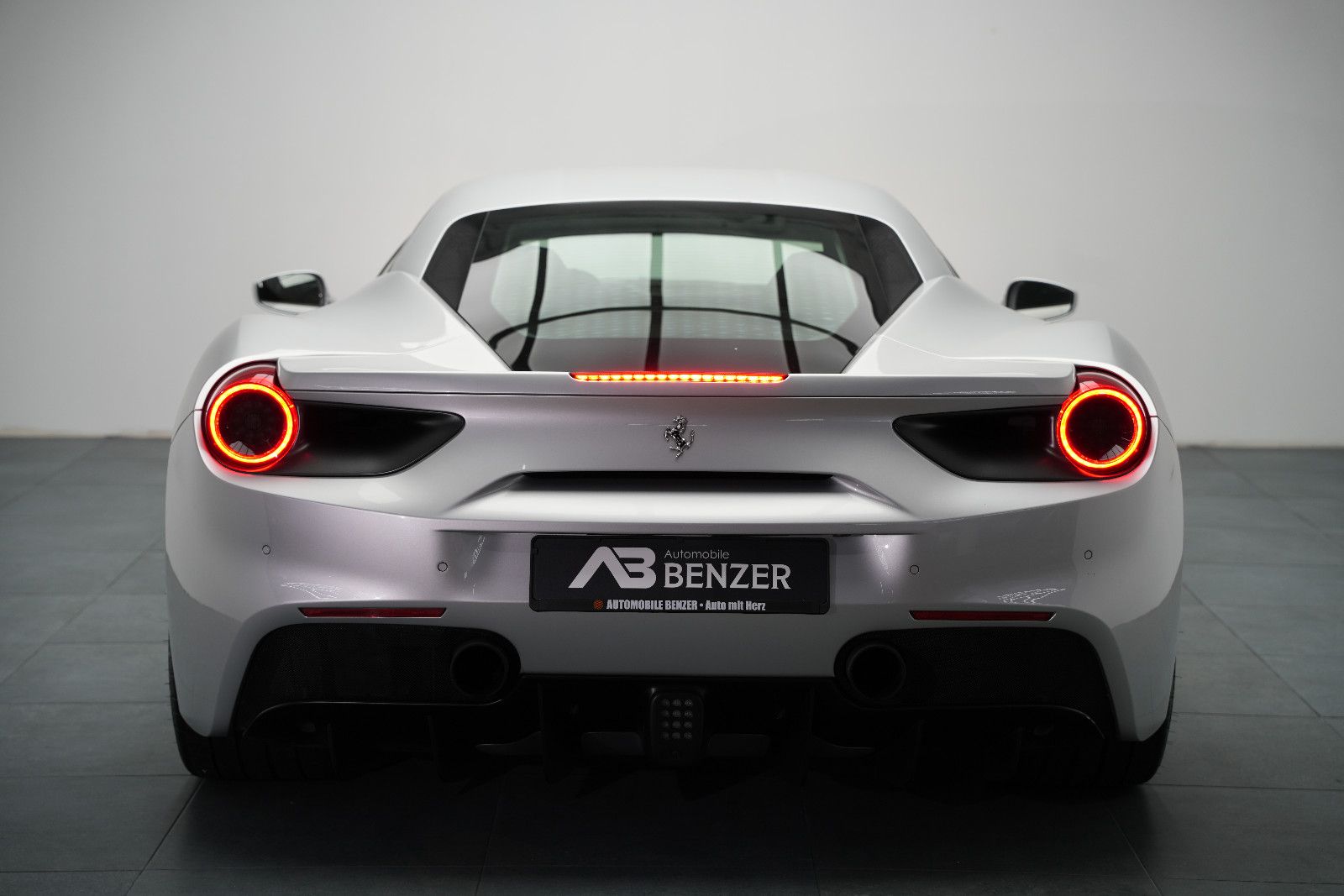 Fahrzeugabbildung Ferrari 488 GTB GTB Coupé DCT/SCUDERIA/KAMERA/