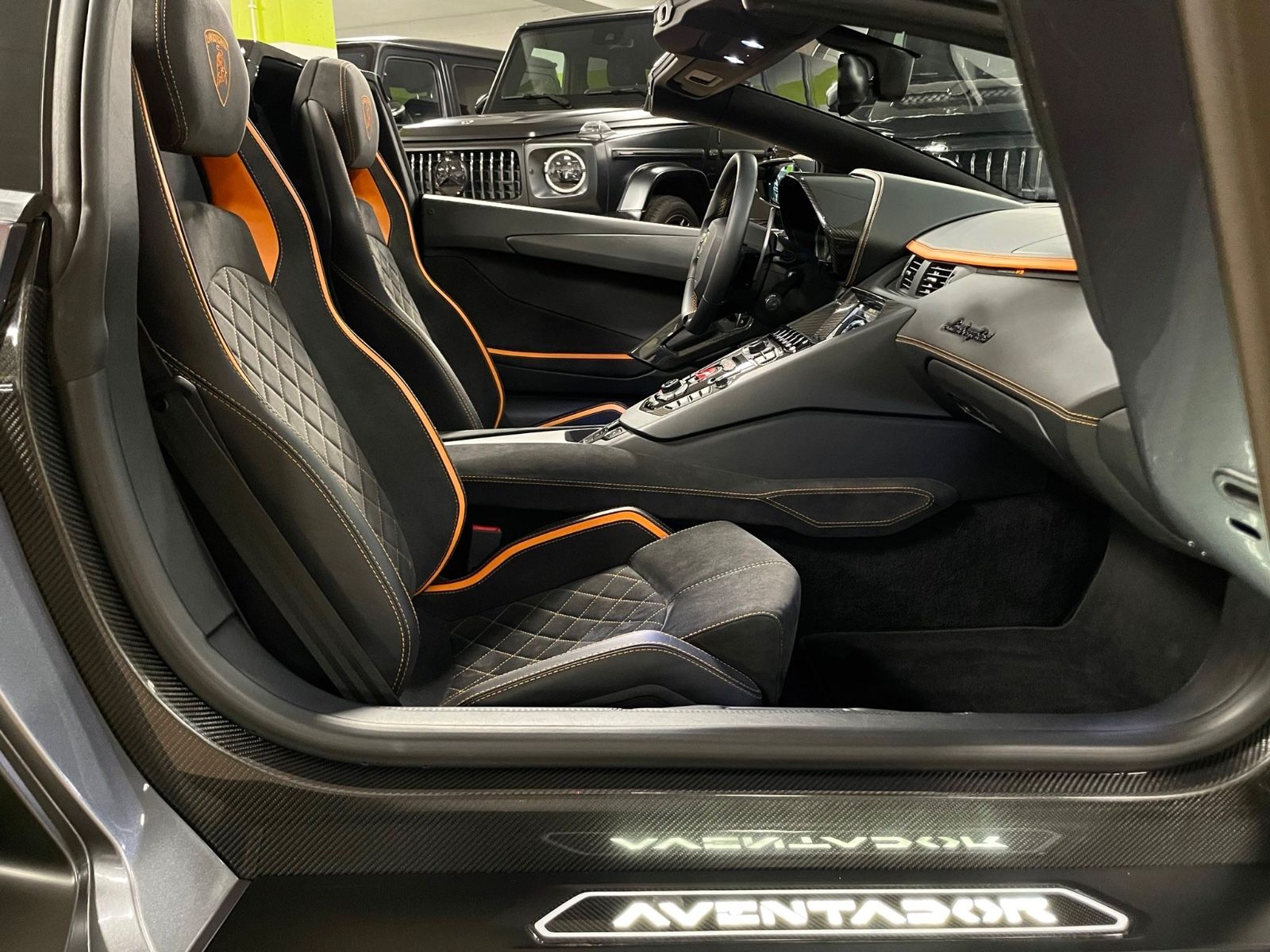 Fahrzeugabbildung Lamborghini AVENTADOR S ROADSTER CARBON LIFT TOPZUSTAND!!!