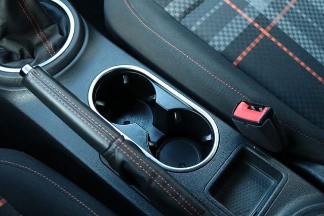 Fahrzeugabbildung Volkswagen Beetle Club BMT KLIMAAUTOM NAVI SITZHEIZUNG PDC