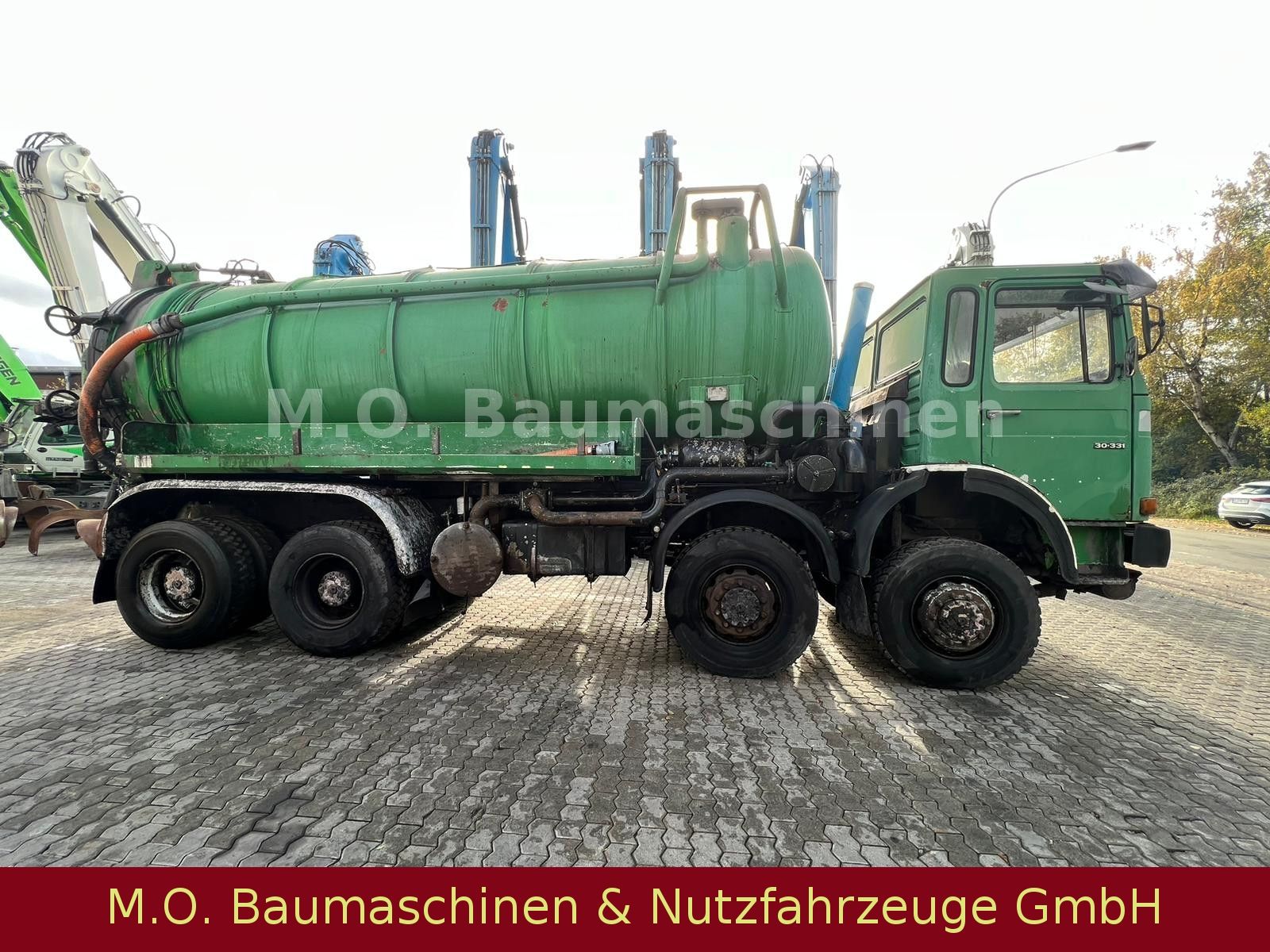 Fahrzeugabbildung MAN 30.331 Saug u. Spühlwagen/8x4/Haller 16.000 L /