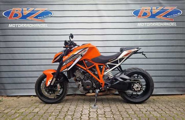 KTM 1290 SUPER DUKE R 1. Hand 