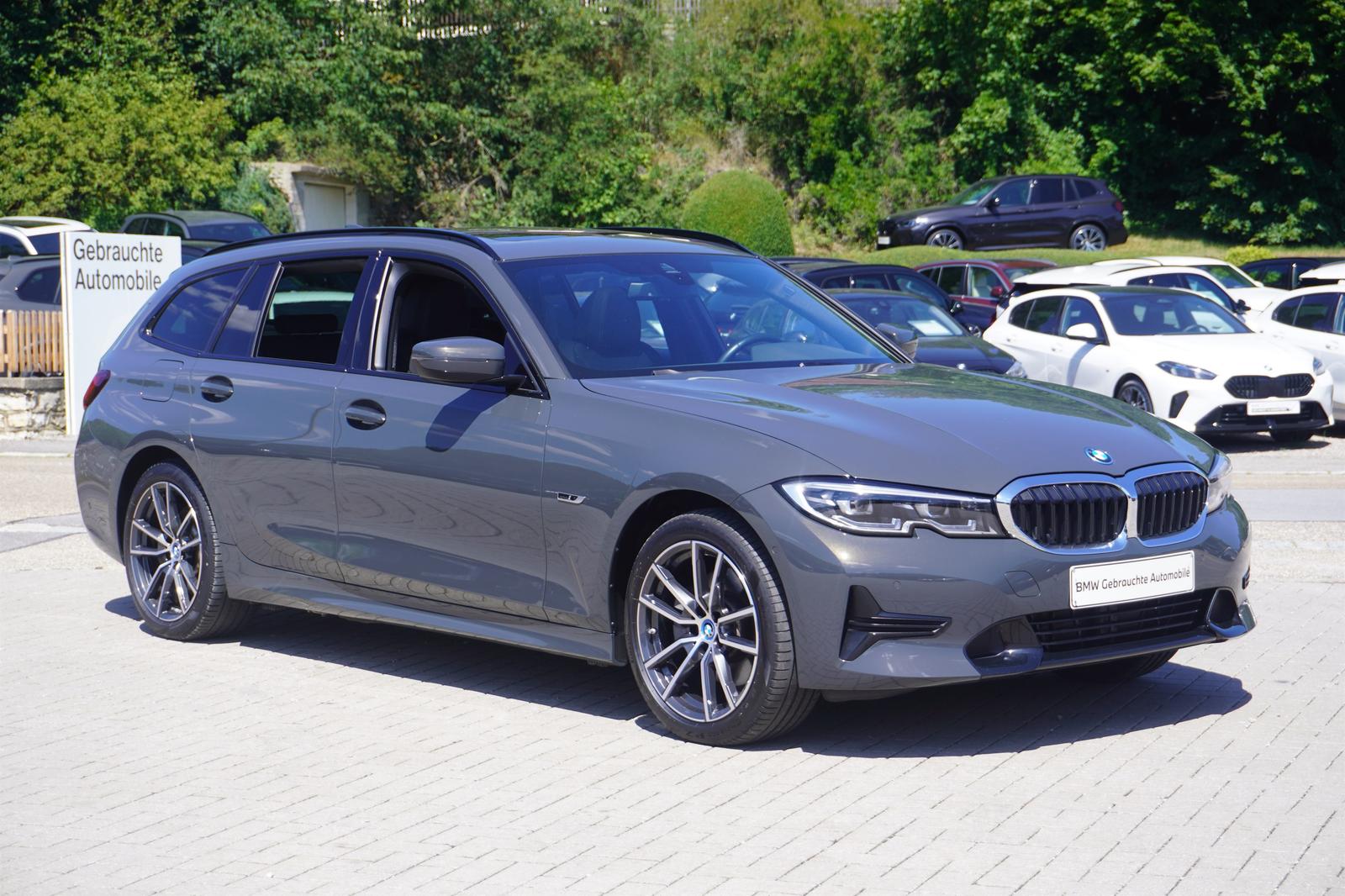 BMW 320e xDrive Touring Sport-Line Glasdach eSitze K